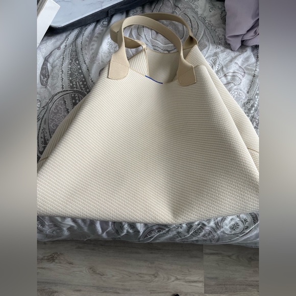 Rothy's The Large Lightweight Tote Cream Neon Green Handle Machine Washable - Picture 5 of 16